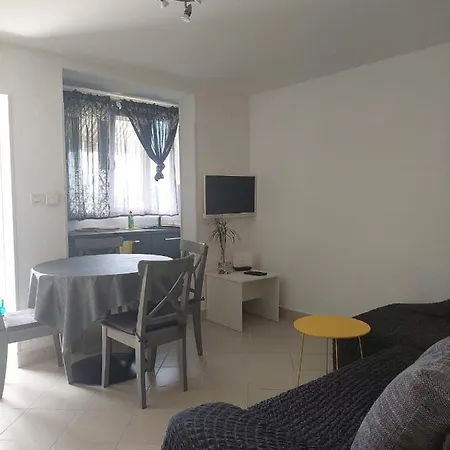 Katarina Apartment *